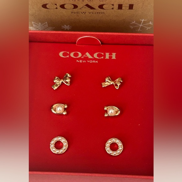 New Coach 3 pairs earring sets new with box - Picture 3 of 3
